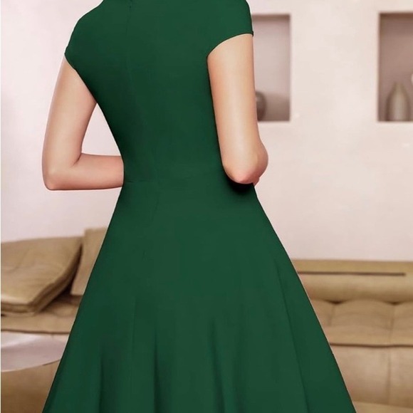 Cbonfinedress Women Solid Cap Sleeve V Neck Fit Flare Midi Dress Green Size M - Picture 2 of 12